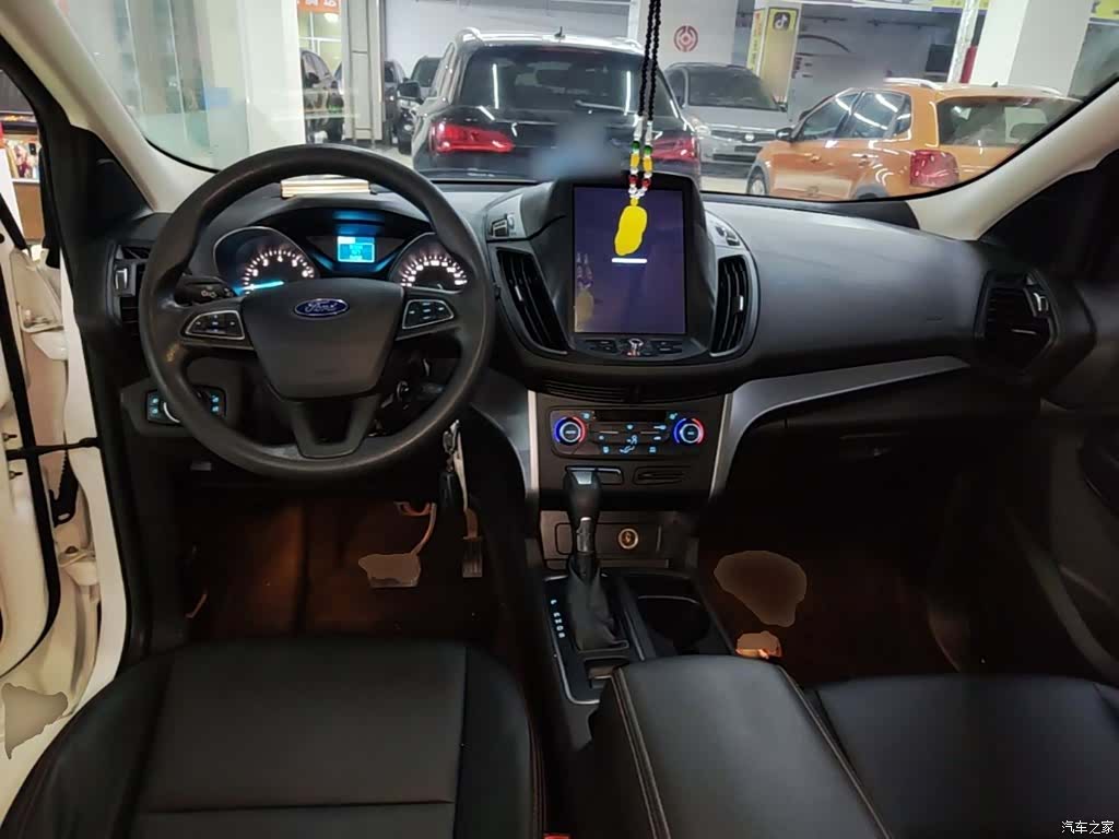 Ford Kuga, 2017 10