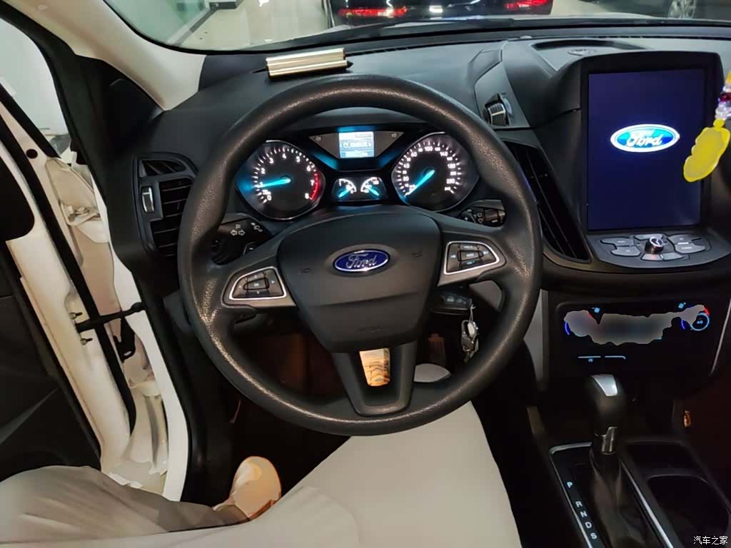 Ford Kuga, 2017 11