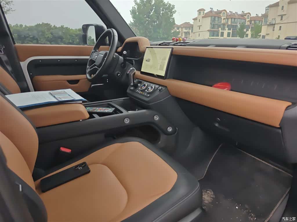 Land Rover Defender, 2023 7