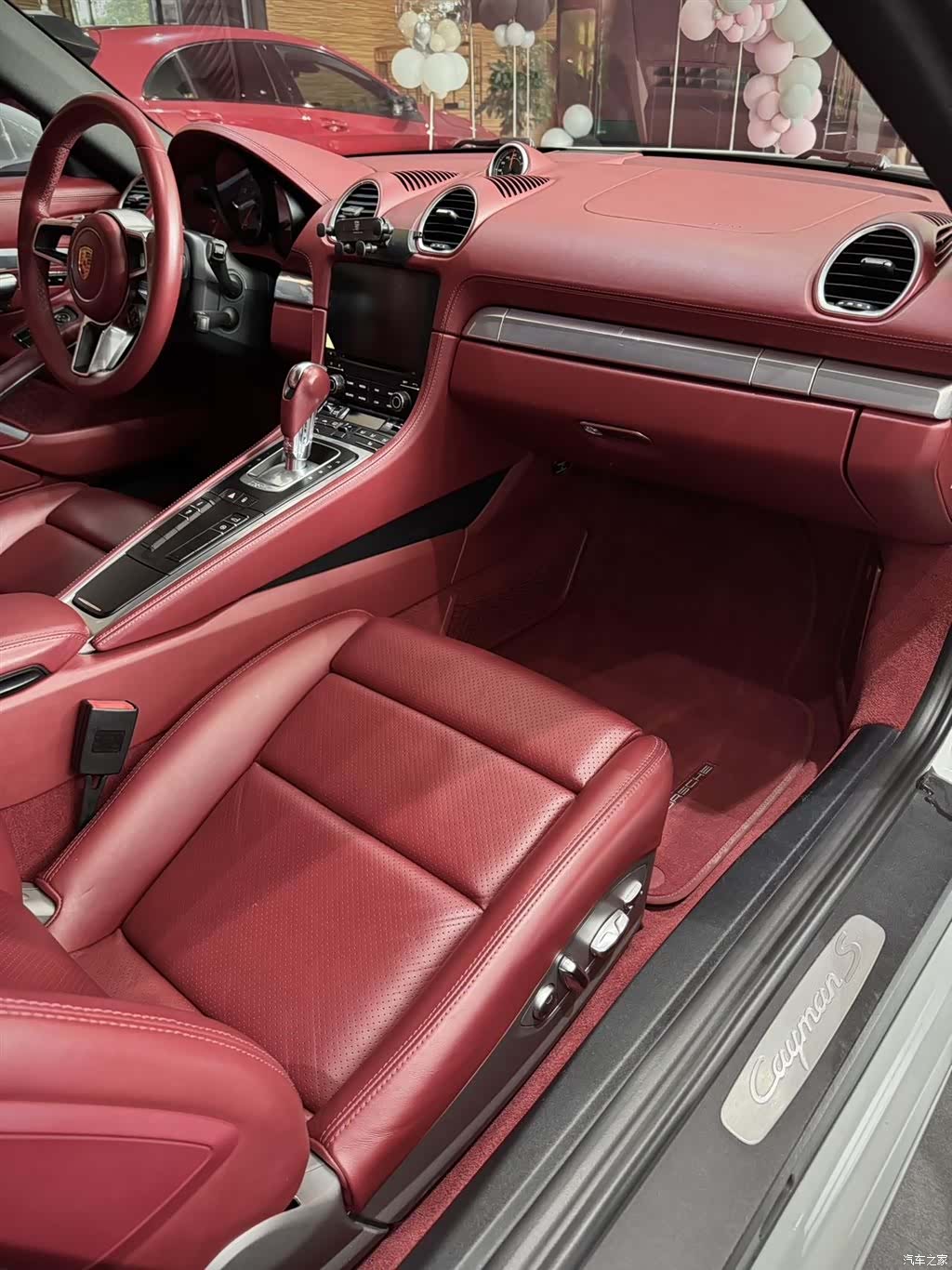 Porsche Cayman, 2018 9