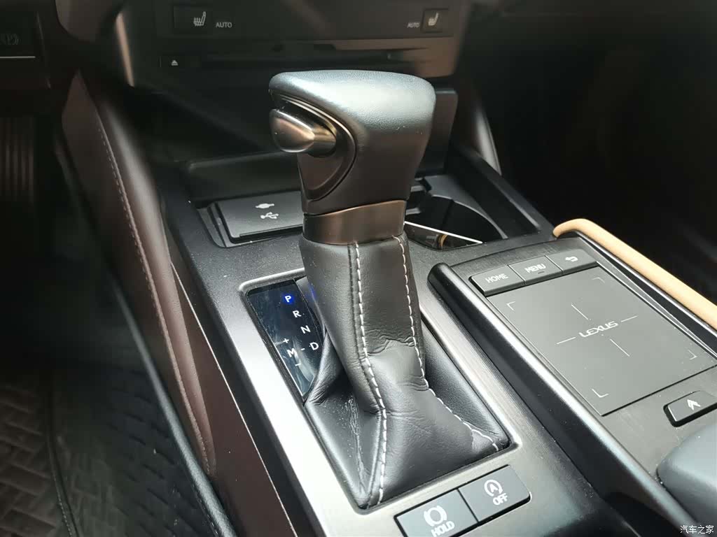 Lexus ES, 2021 7