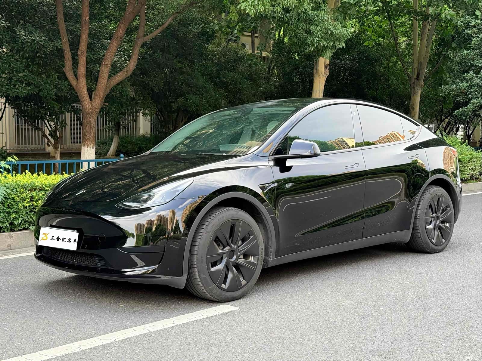 Tesla Model Y, 2023 1