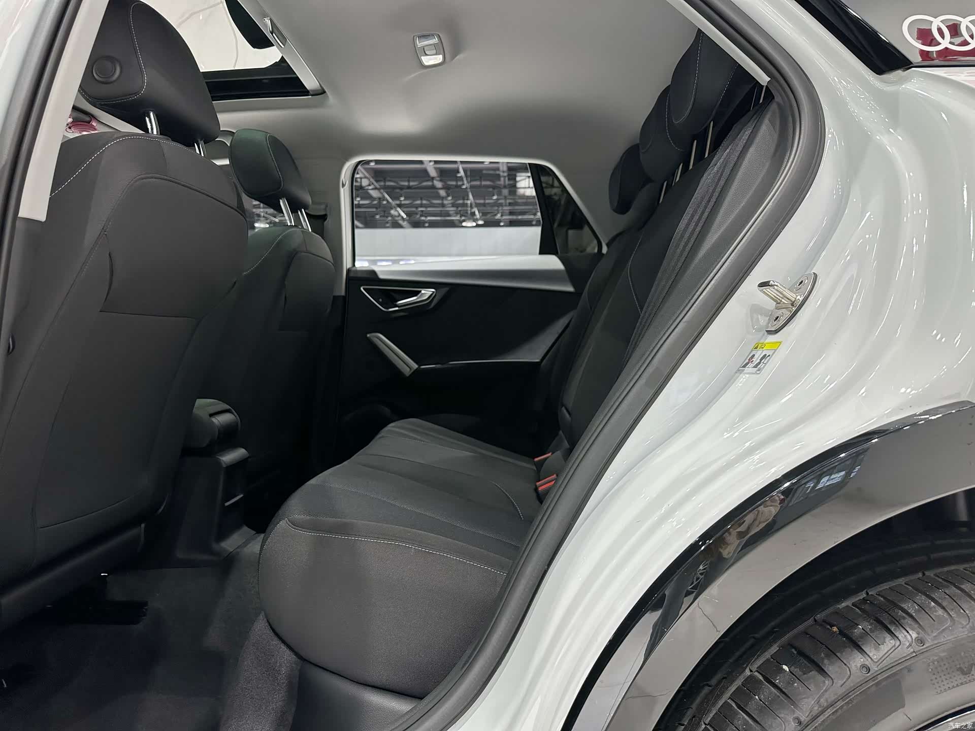 Audi Q2L, 2020 13