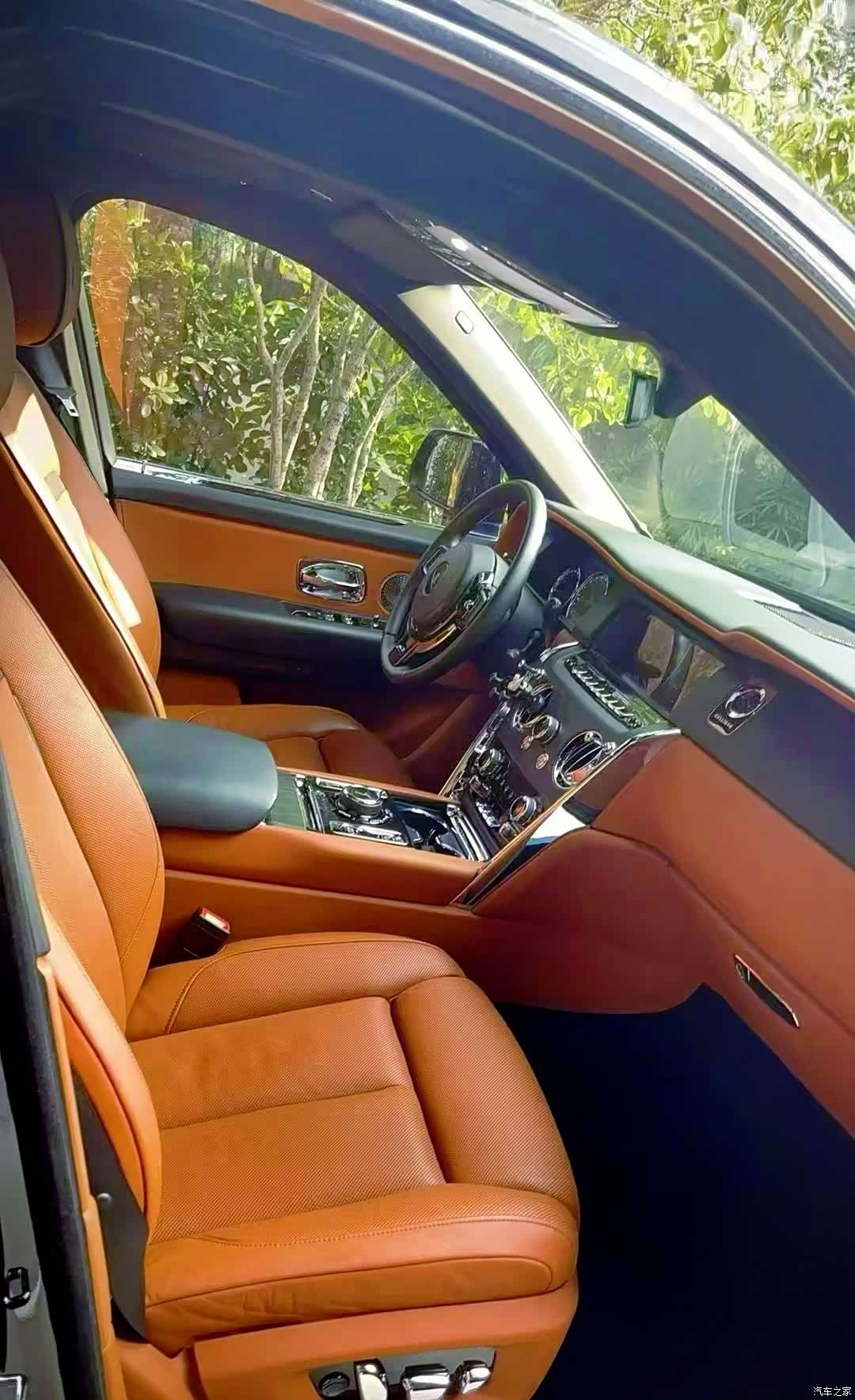 Rolls-Royce Cullinan, 2019 4