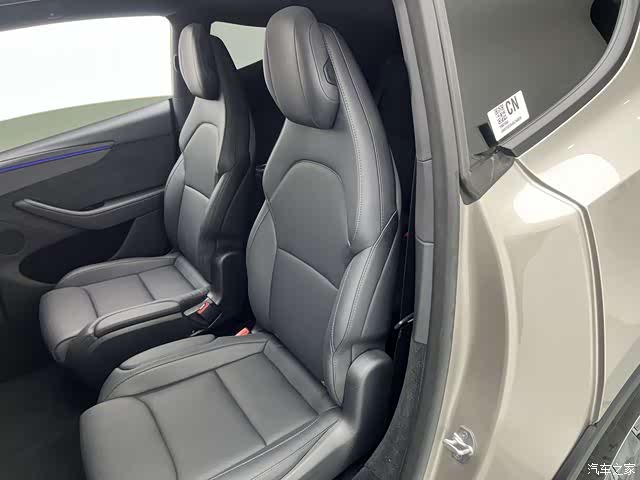 Tesla Model Y, 2025 18