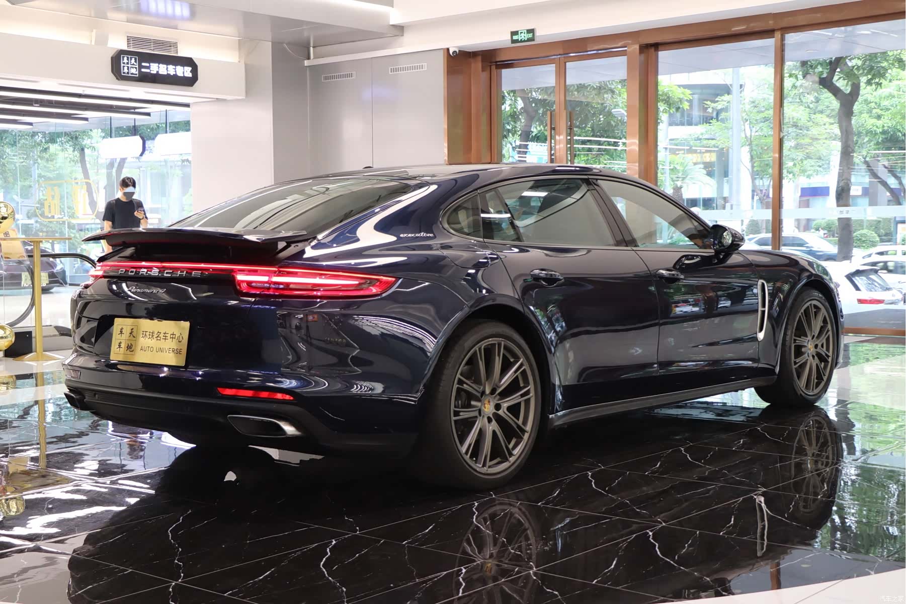Porsche Panamera, 2018 все фото