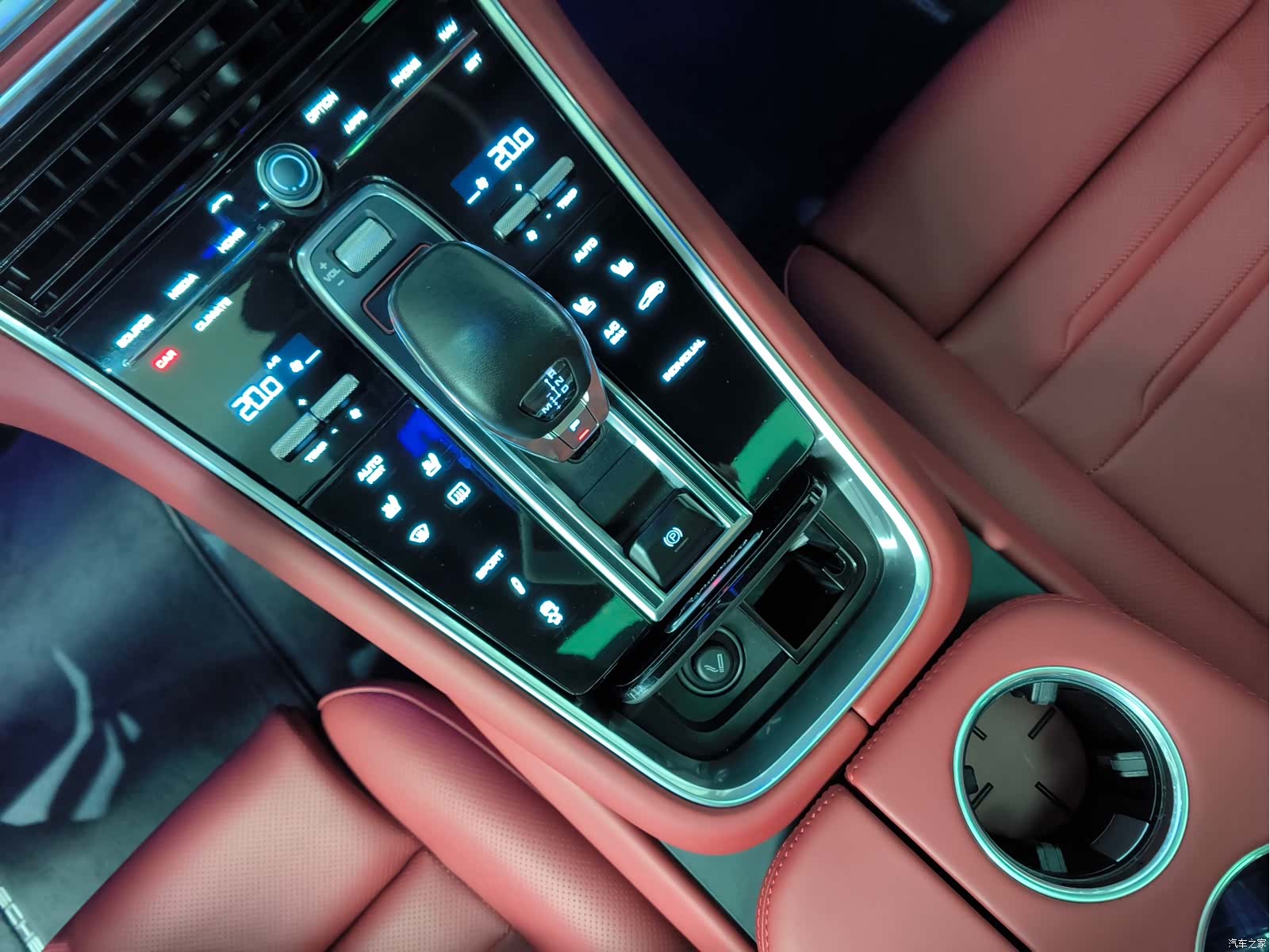 Porsche Panamera, 2018 13