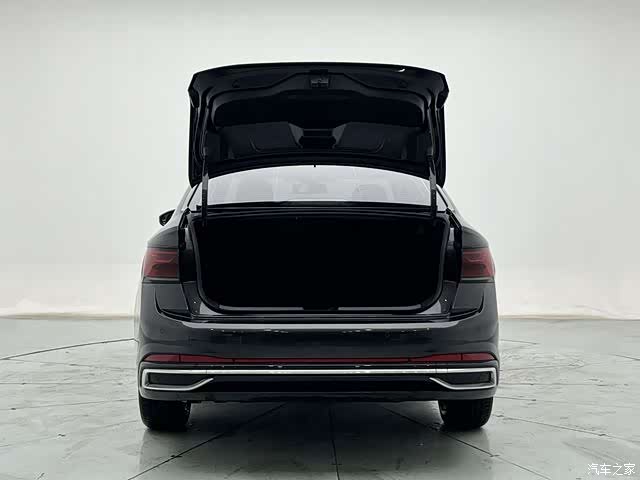 Volkswagen Sagitar, 2025 13