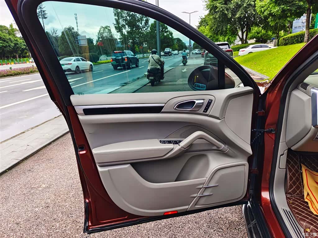 Porsche Cayenne, 2012 6