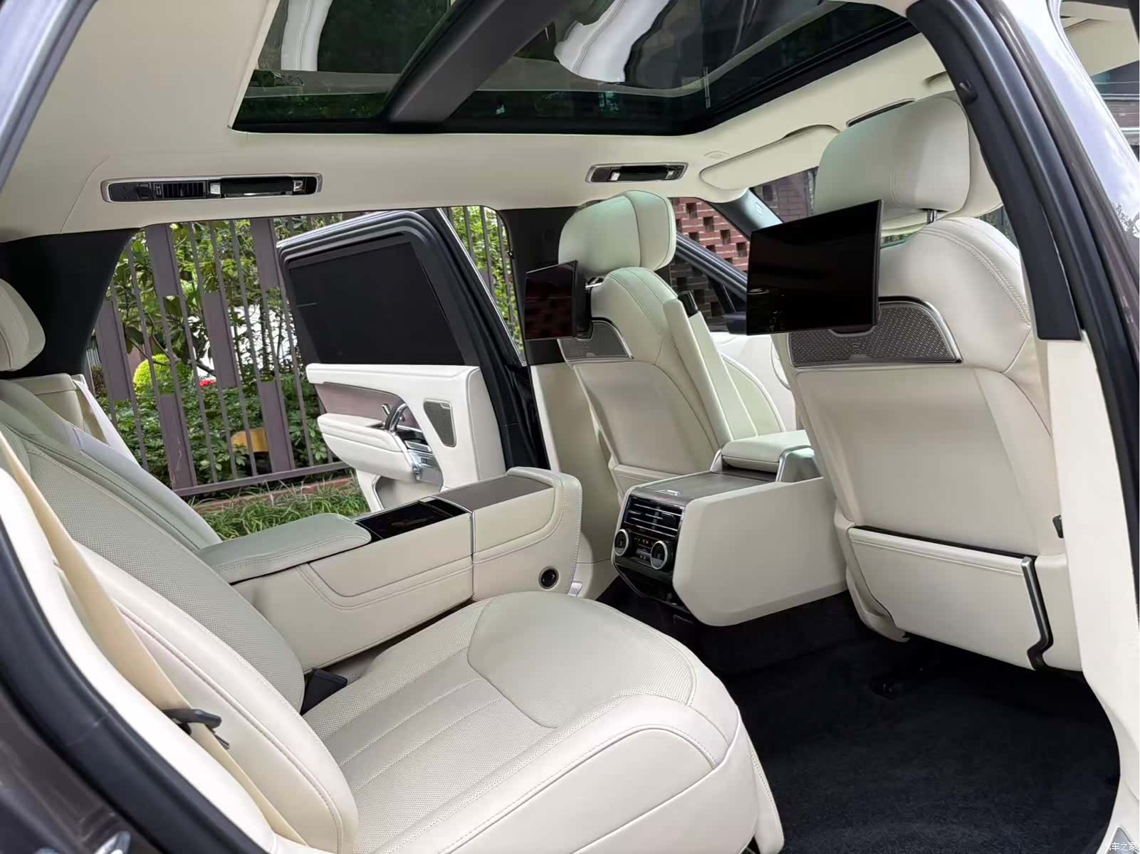 Land Rover Range Rover, 2024 11