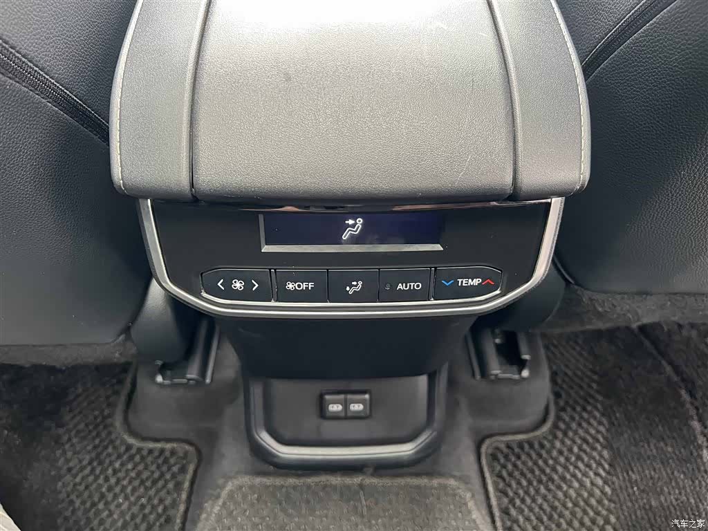 Toyota Crown, 2022 12