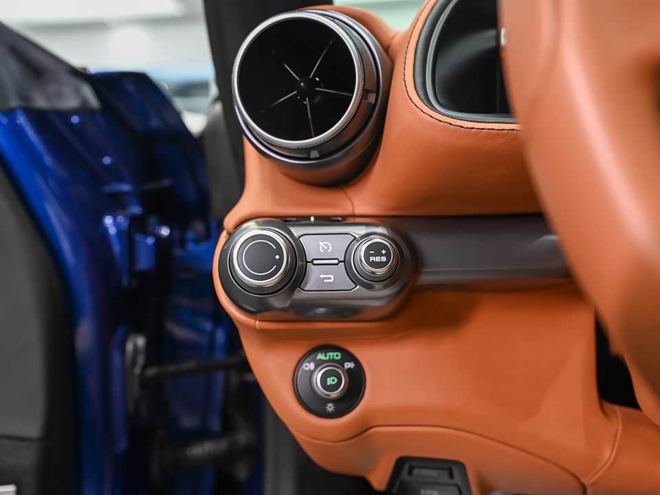 Ferrari 812