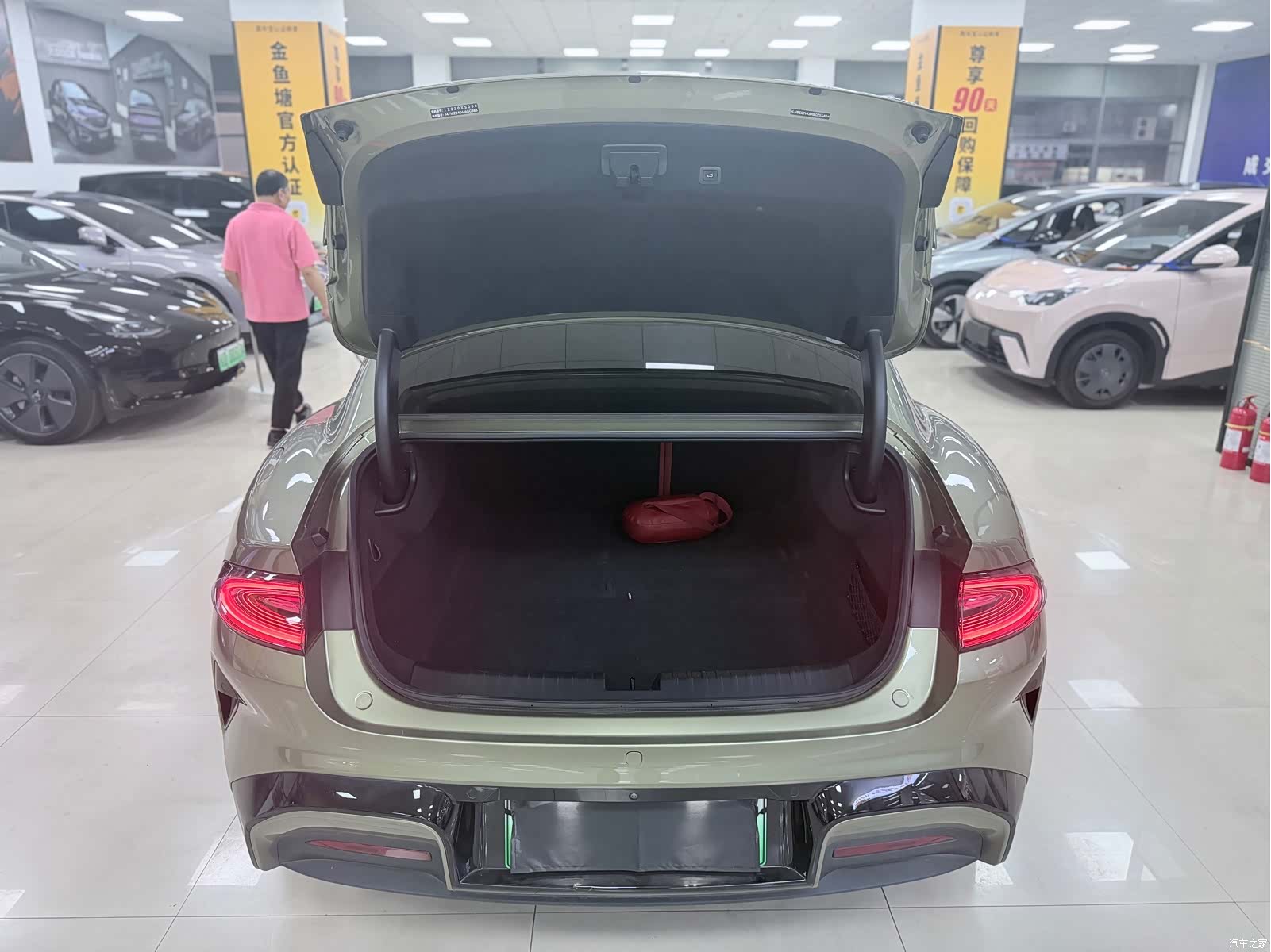 Xiaomi SU7, 2024 10