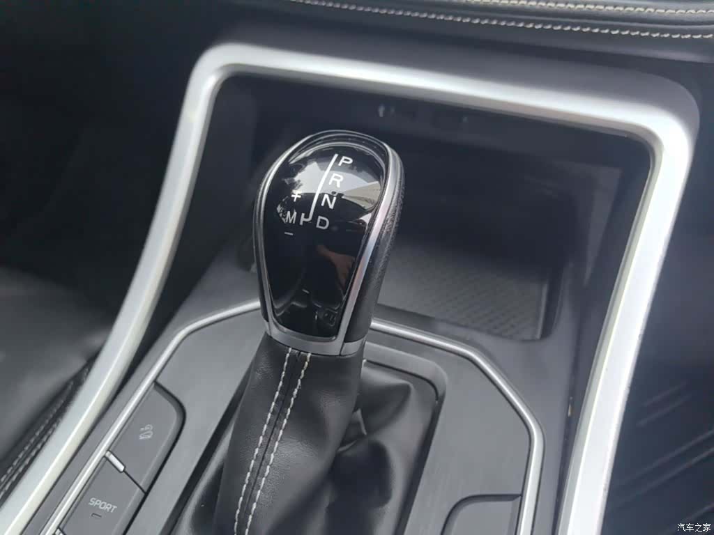 Geely X6, 2021 14