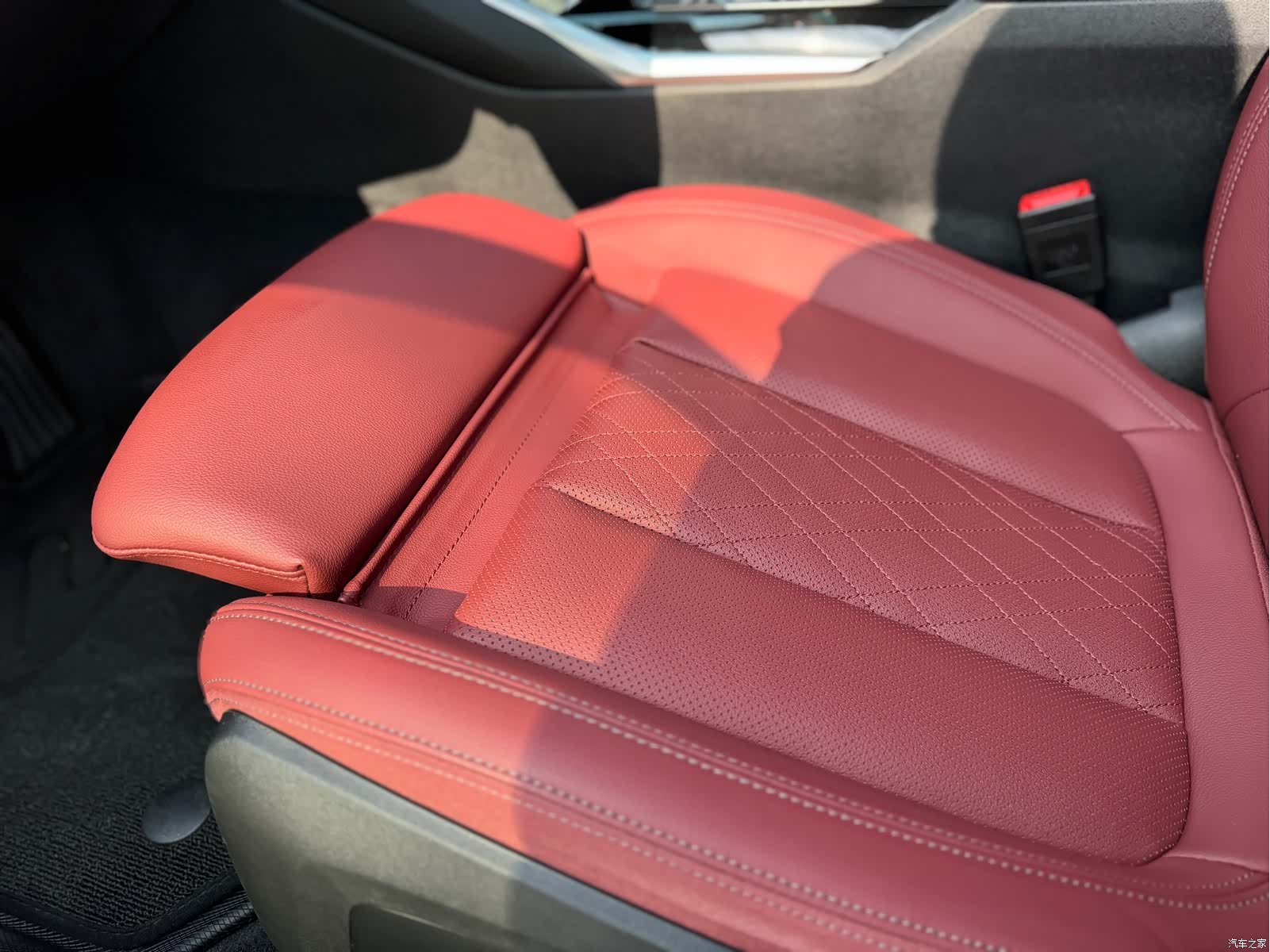 BMW 3 Series, 2024 12
