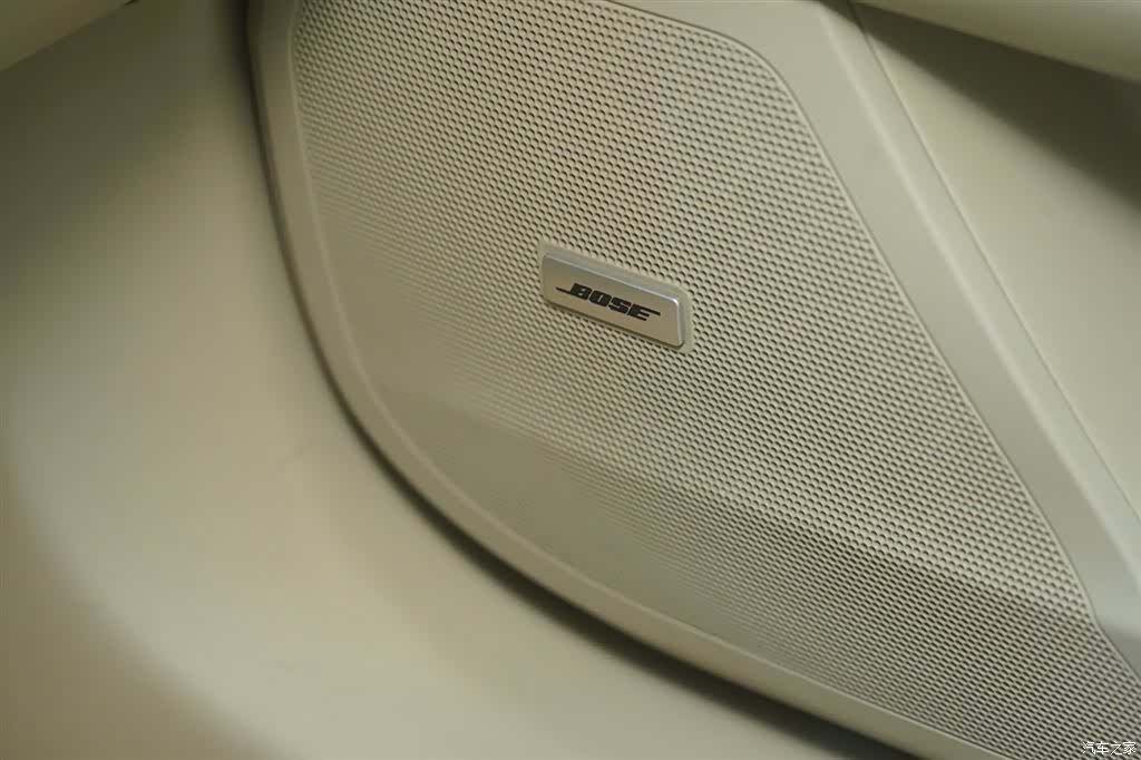 Cadillac XTS, 2017 9