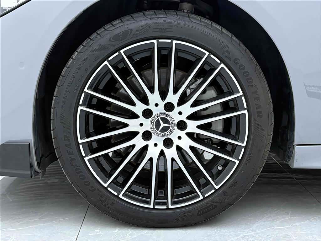 Mercedes-Benz C-Class, 2023 9