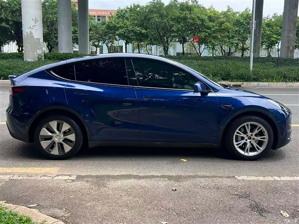 Tesla Model Y, 2022 11