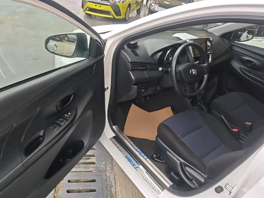 Toyota YARiS L 2016, фото 15