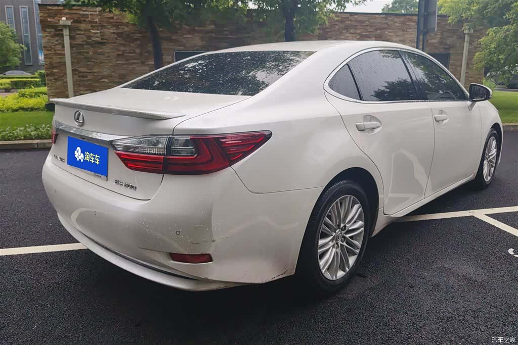 Lexus ES, 2017 3