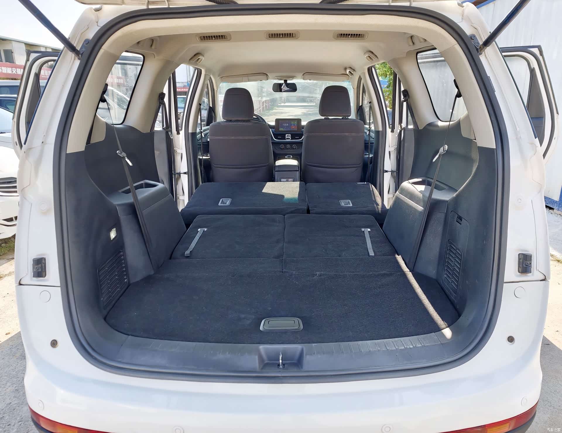 Wuling 730, 2020 30