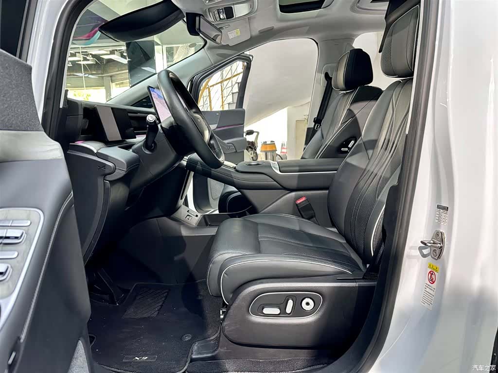 Xpeng X9, 2024 8