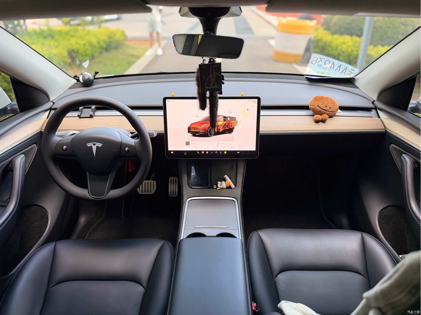 Tesla Model Y, 2022 7