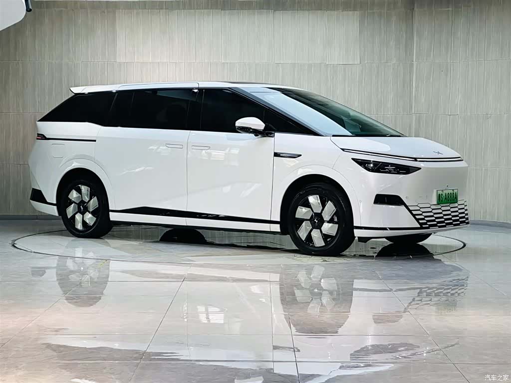 Xpeng X9, 2024 3