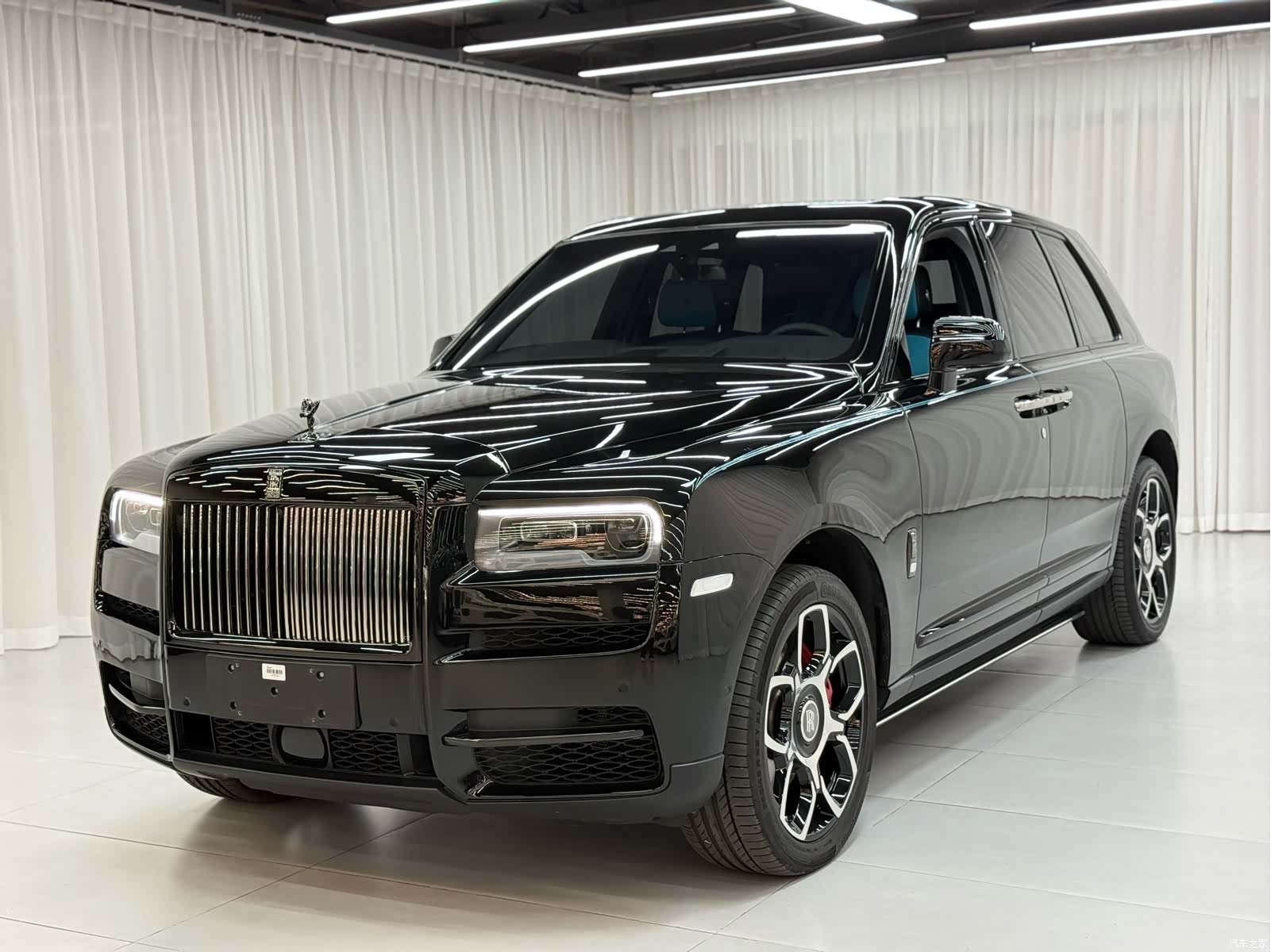 Rolls-Royce Cullinan, 2022 1