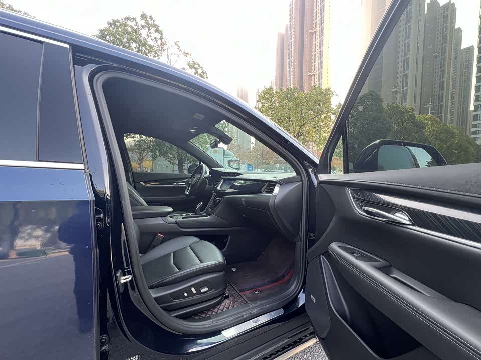 Cadillac XT6