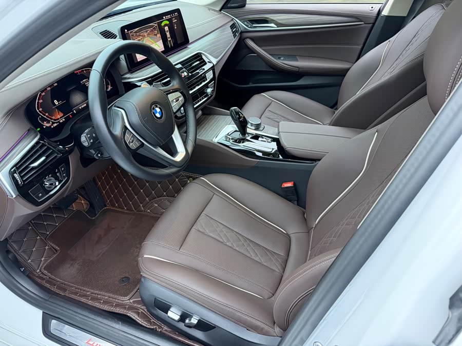 BMW 5 Series 2023, фото 8