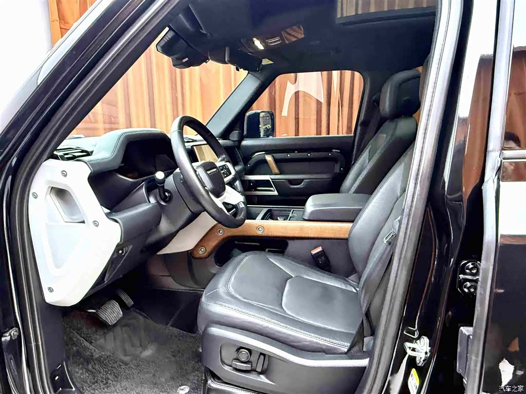 Land Rover Defender, 2024 7