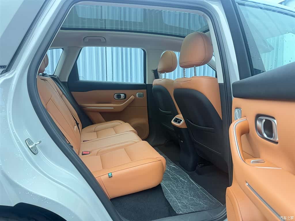 Leapmotor C10, 2025 15