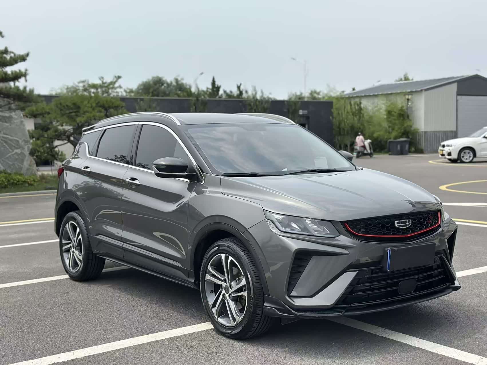 Geely Coolray, 2022 3