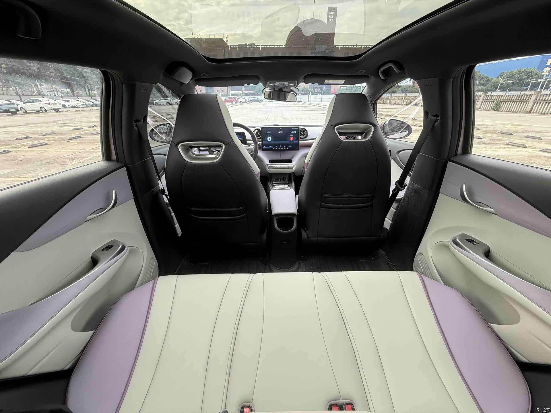 BYD Dolphin, 2023 15