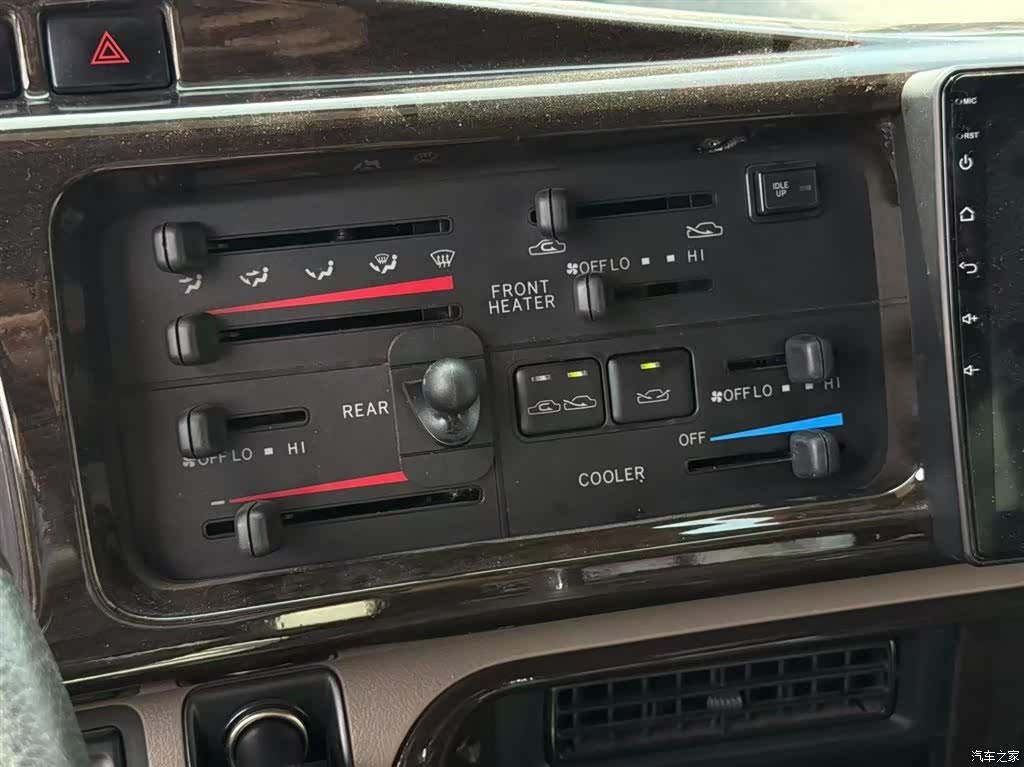 Toyota Coaster, 2023 15