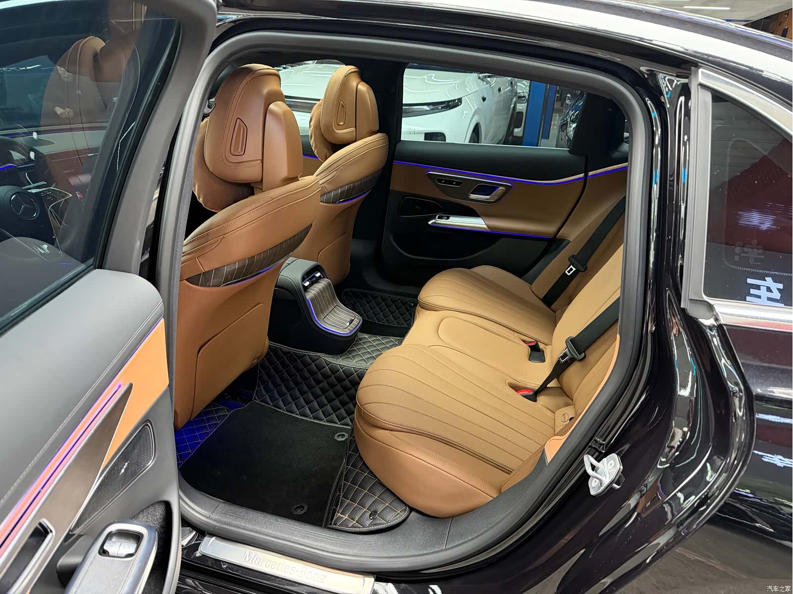 Mercedes-Benz E-Class, 2024 9