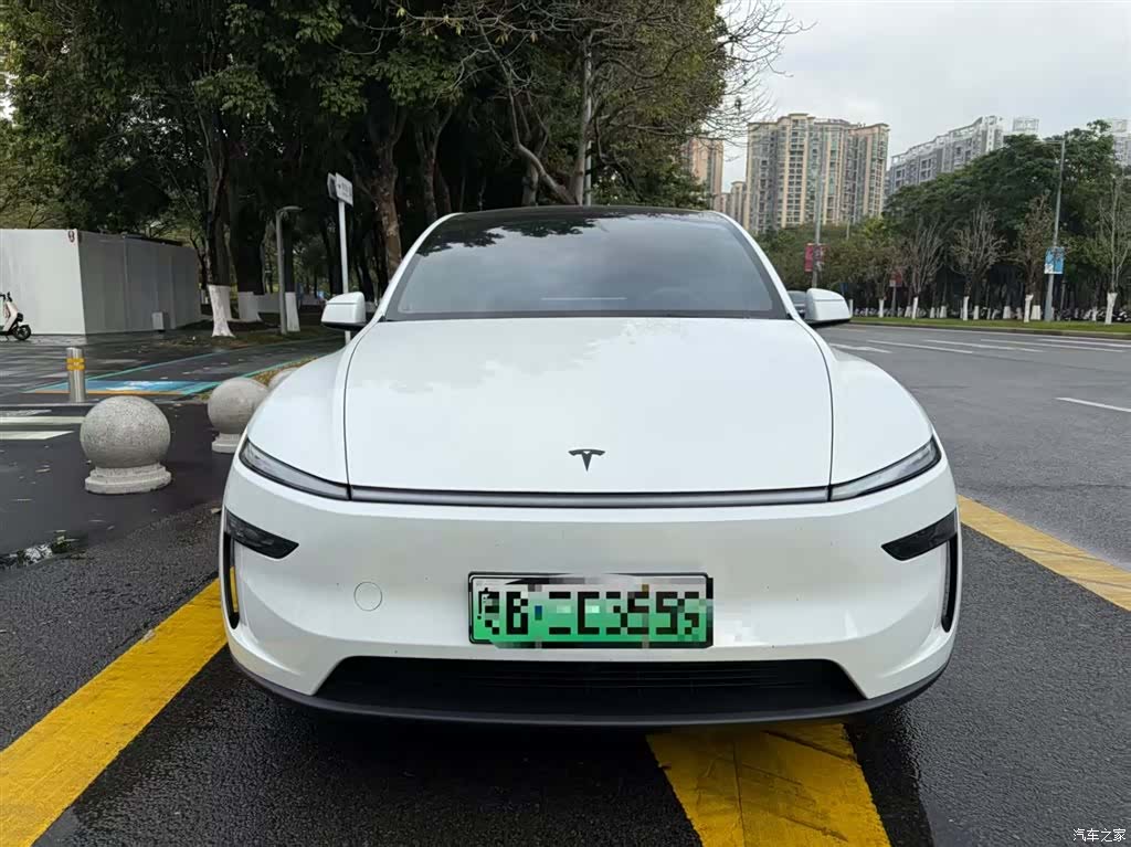 Tesla Model Y, 2025 2
