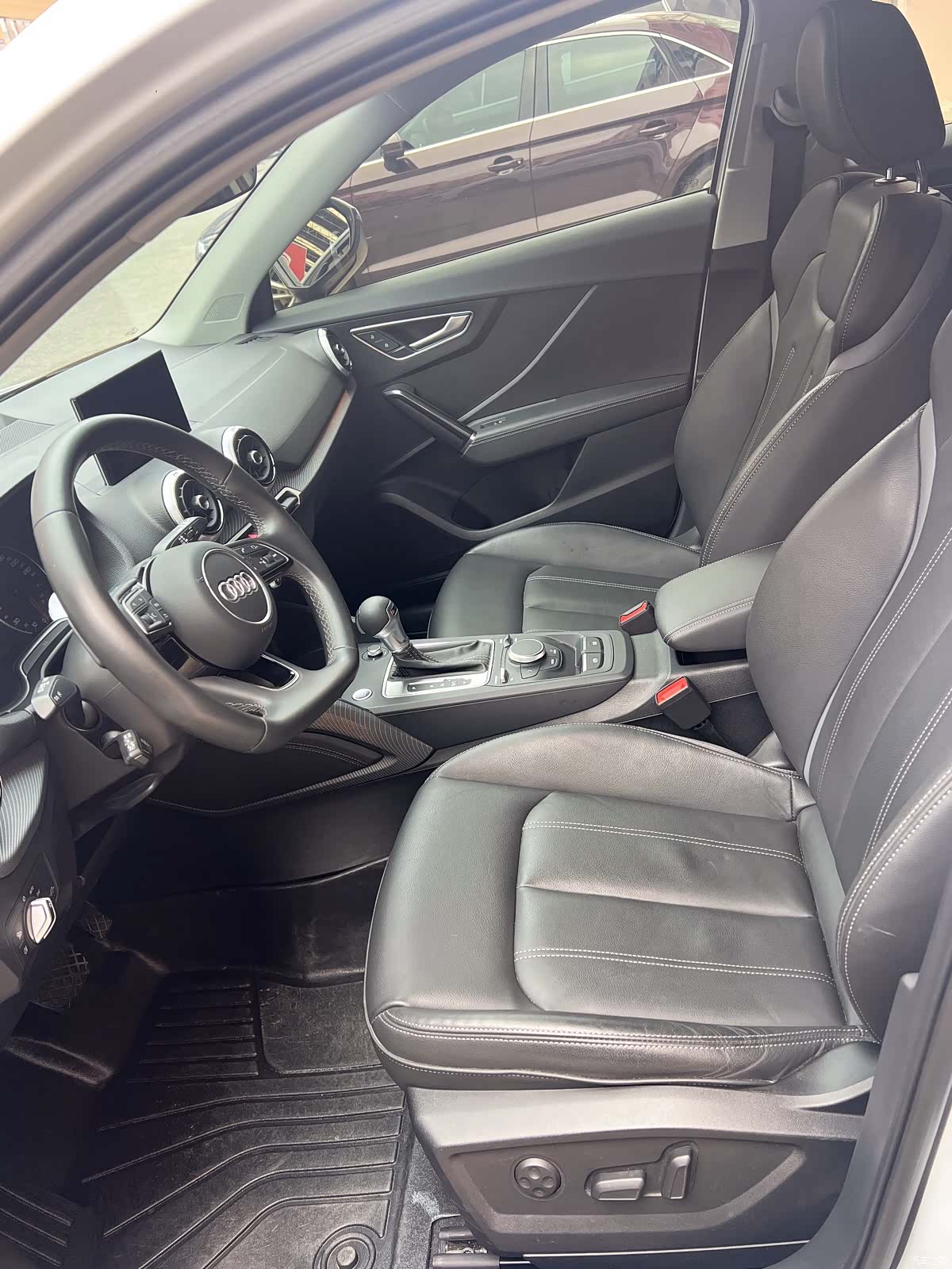 Audi Q2L, 2024 все фото