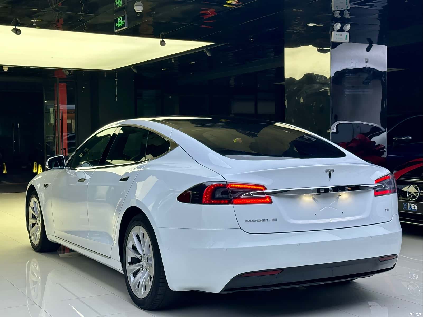 Tesla Model S, 2016 6