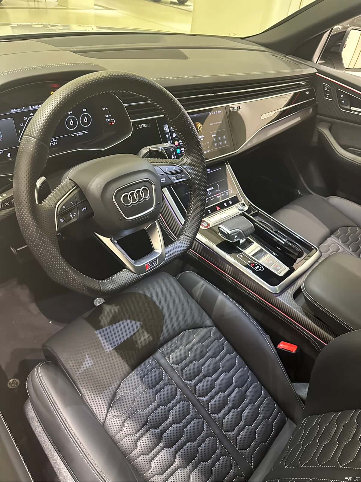 Audi Q8, 2021 4