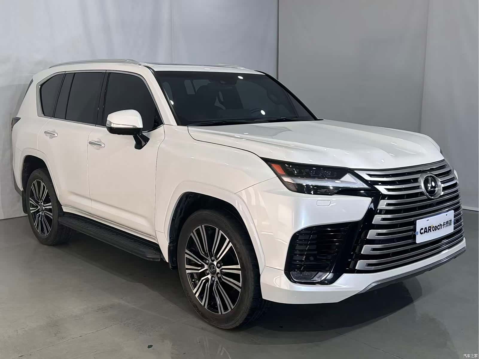 Lexus LX, 2024 3
