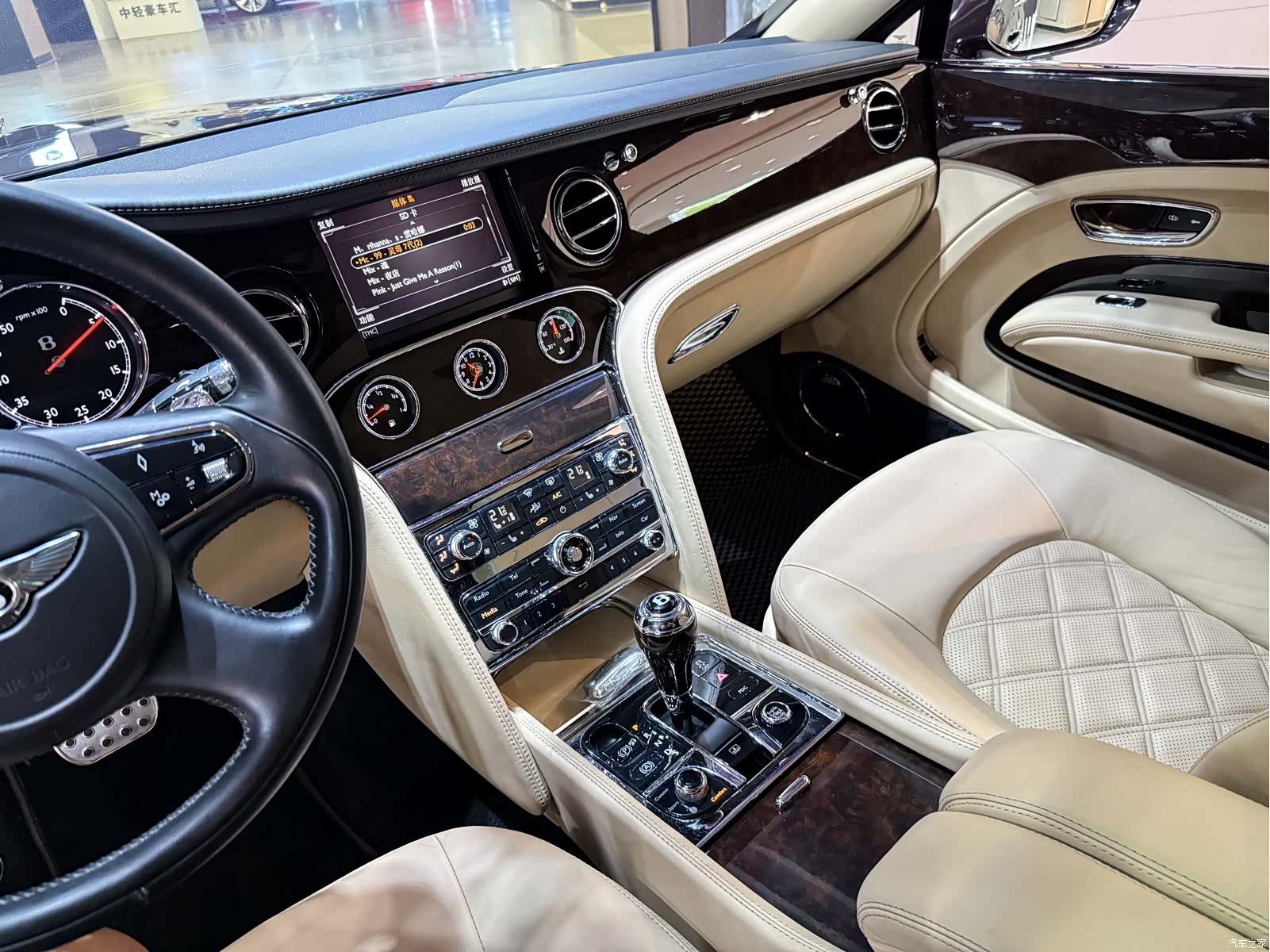 Bentley Mulsanne, 2014 11