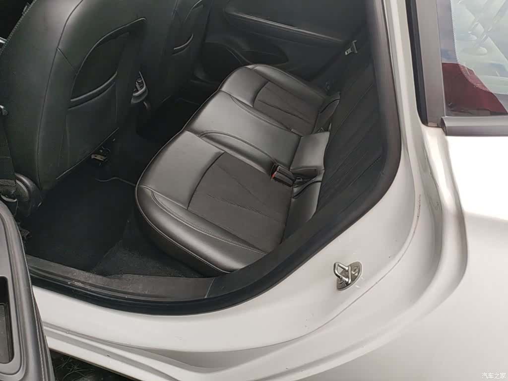 Buick Verano, 2017 17