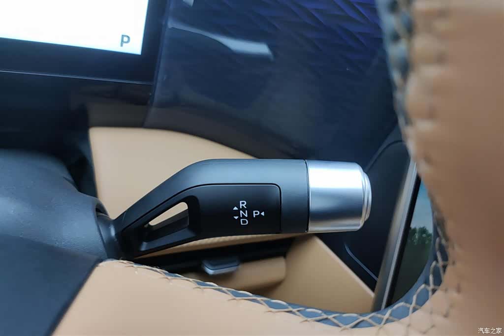 Geely Galaxy L7, 2025 16