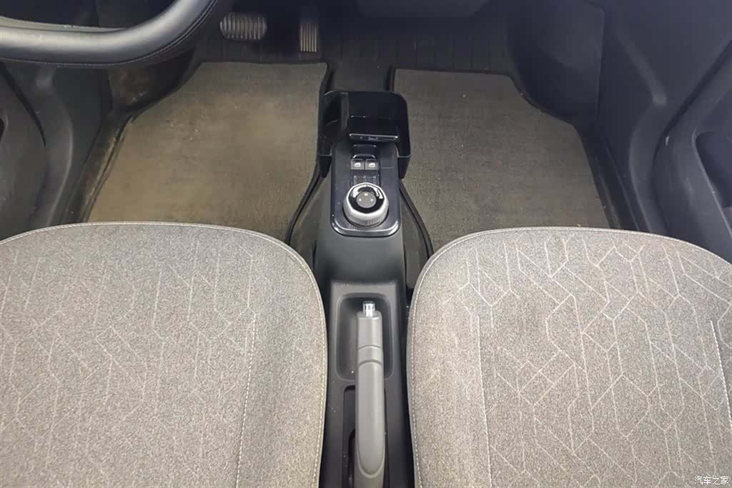 Geely Panda, 2025 16