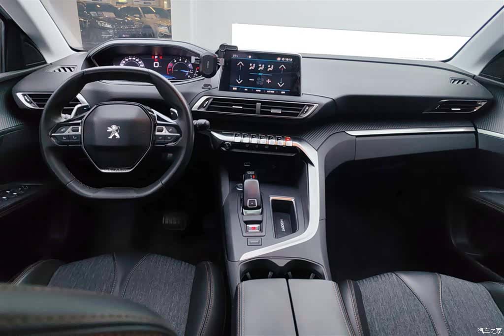 Peugeot 5008, 2017 12