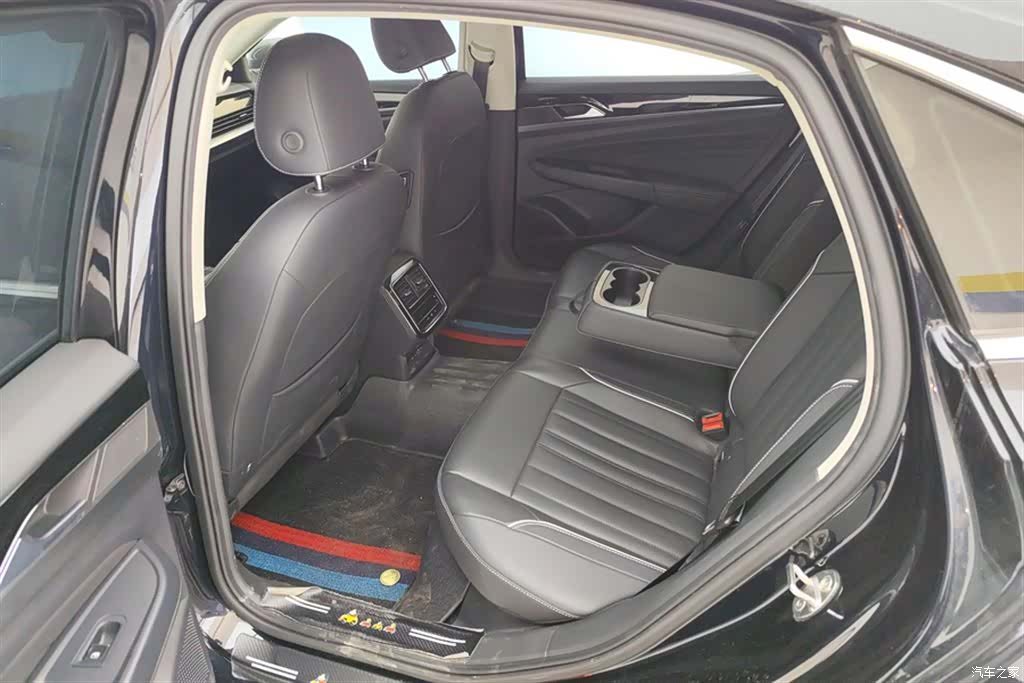 Volkswagen Passat, 2023 10