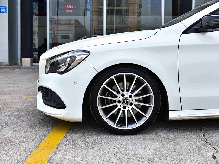 Mercedes-Benz CLA