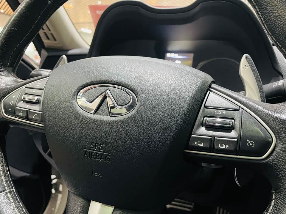 Infiniti Q50L